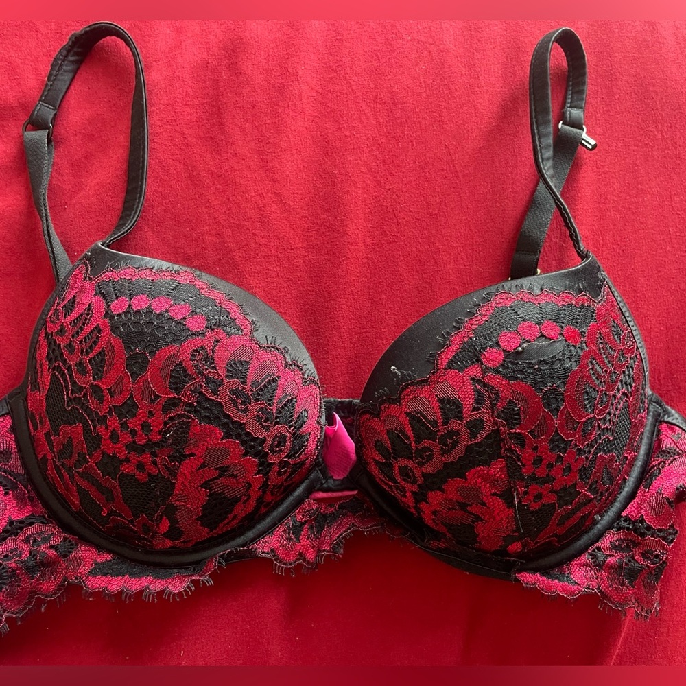 La SENZA Black and Red Lace Push-Up Bra, Beyond sexy collection